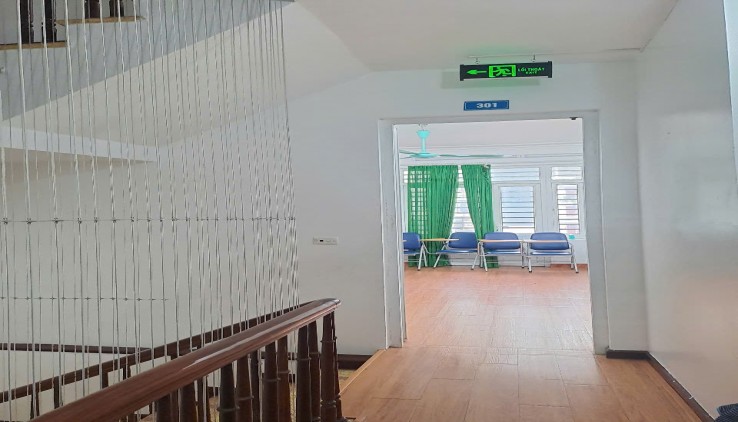 Cho thuê nhà mặt phố Lô góc Nguyễn Văn Lộc dt105m2, 5 tầng - KD Spa, Thẩm mỹ, Trung tâm